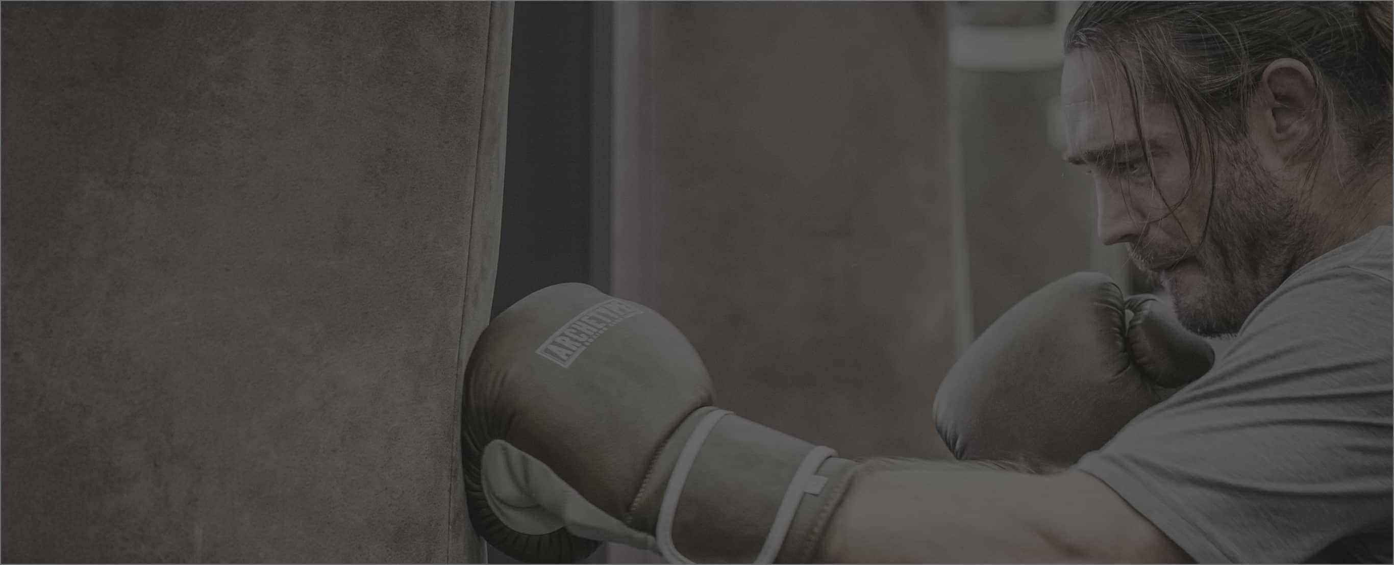 Man boxing